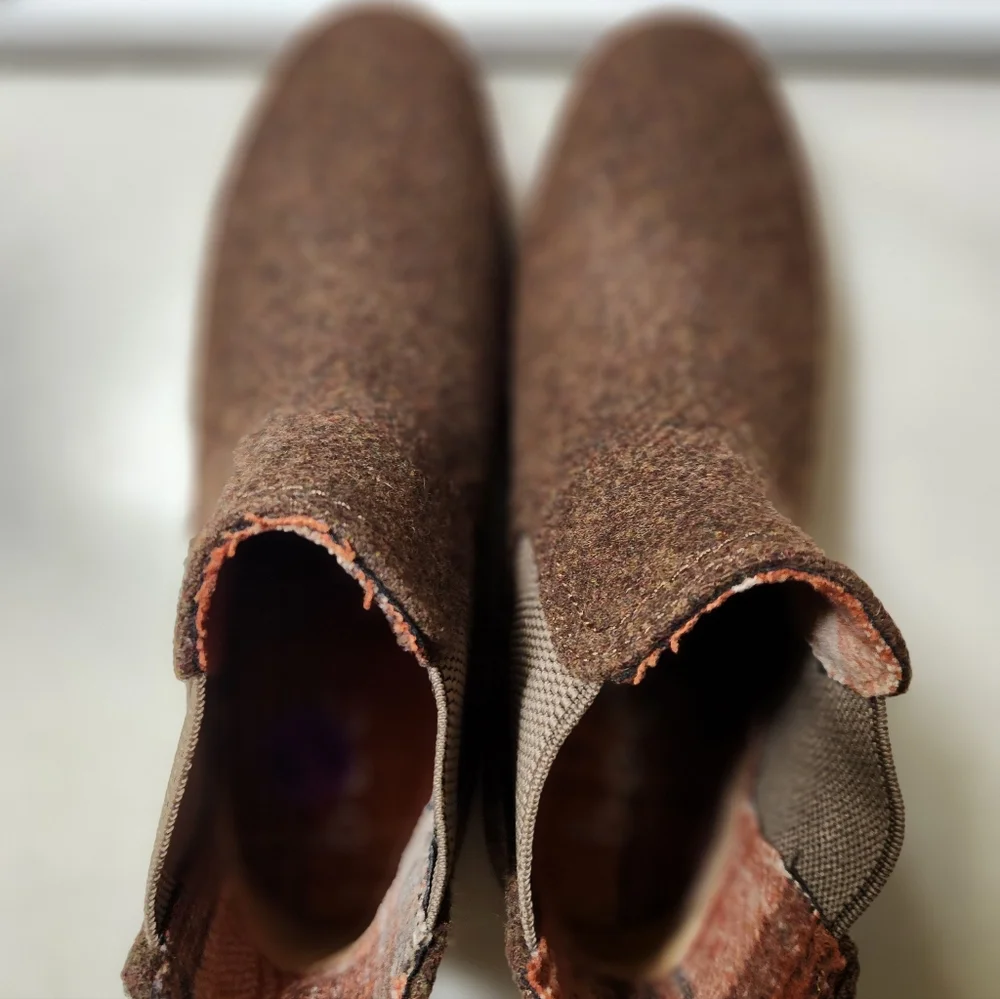 B.O.C. Born Kara Women's Brown Felt Pull-On Booties w/Elastic Sides,6.5, NWOT